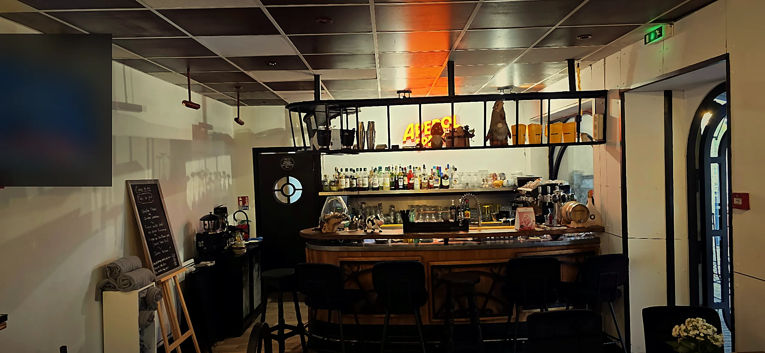 Le bar de L'Auberge des Amis